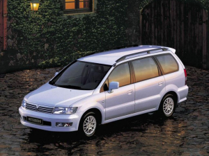 Комплект порогов Mitsubishi Space Wagon 2 (1998-2002)