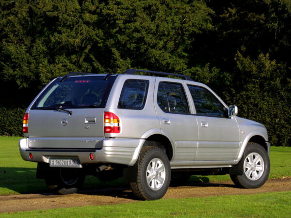 Комплект порогов на Opel Frontera B (1998–2004)
