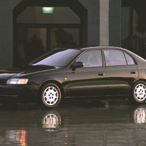 Комплект порогов на Toyota Carina E (1992–1998)