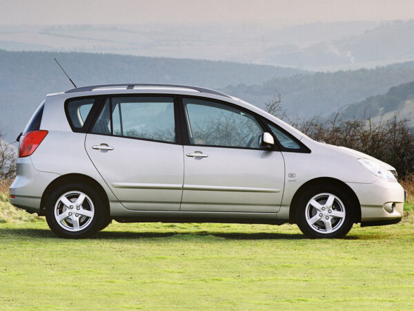 Комплект порогов Toyota Corolla Verso (2001-2003)