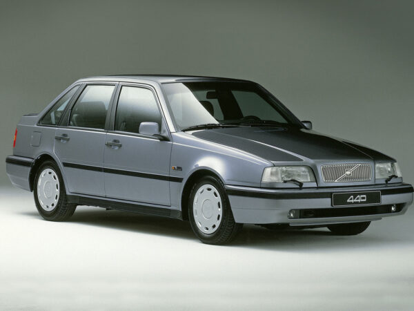 Комплект порогов Volvo 440 (1987-1997)